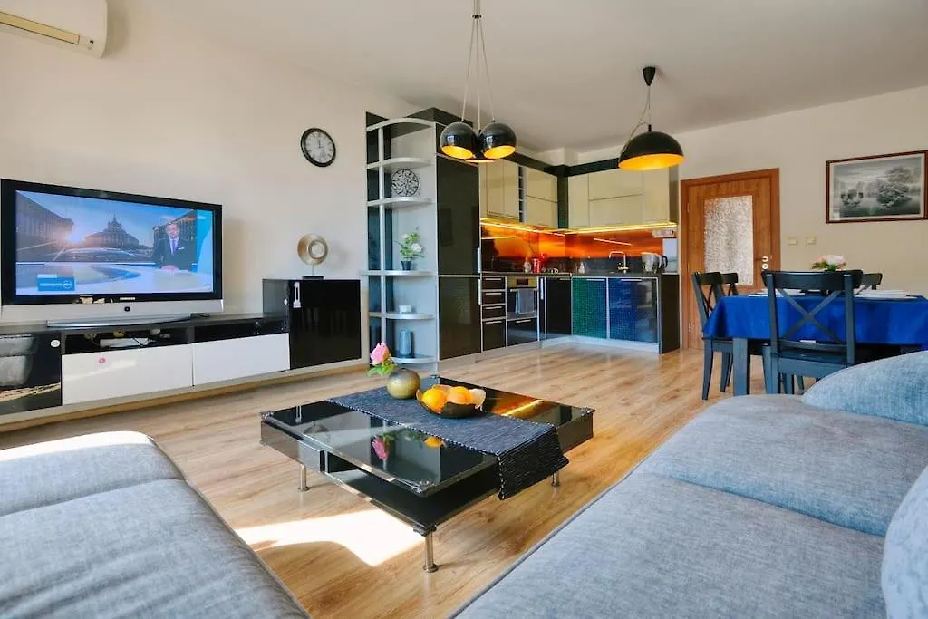 Apartment Comfort In Center Varna Bulgaria
